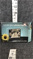 curved picture frame