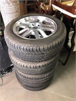 Pirelli P Zero Nero alloy wheels and tires