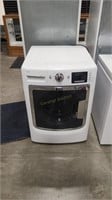 MAYTAG MAXIMA FRONT-LOAD WASHER 27" X 32" X 38"