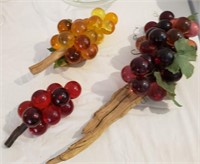 Lot Vintage Acrylic grapes and a glass bowl