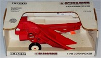 1/16 McCormick 1-PR Corn Picker