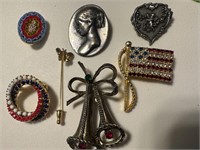 Lot of Vintage Pins / Brooches