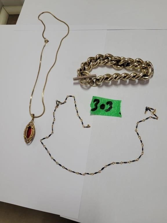 2 Necklaces & 1 bracelet Costume