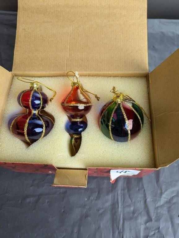 Avon Holiday Treasures- 3 Piece Ornament Set