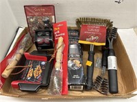 Grilling Supplies / Brushes