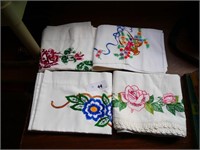 4 Pr Vintage Embroidered Pillowcases
