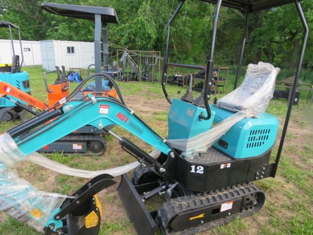 AGT KAT12R Mini-Excavator