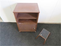 CABINET ON WHEELS / SMALL STOOL