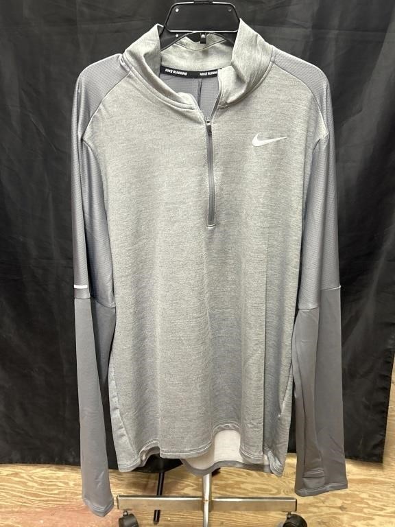 Men’s Medium Nike Sweater RRP $80.00