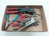 assortment of hand tools - Spreaders, rivet gun