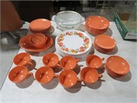 MID CENTURY PLASTIC DINNERWARE & CASSEROLE DISH