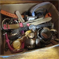 BOX OF WATCHES & STRAPS