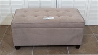 BUTTON UPHOLSTERED STORAGE BENCH - RESERVE $20