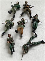 (7) Miniature Army Men