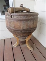 Wagonwheel hub planter