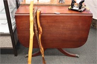 DUNCAN PFIFE 1930'S DROP LEAF TABLE