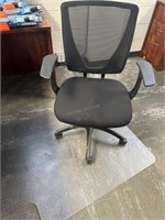 ROLLING OFFICE CHAIR AND MAT