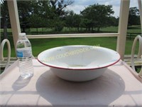 Red rim white enamel wash bowl