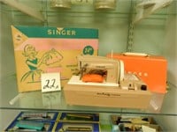Child's Singer Sew Handy Sewing Machine w/