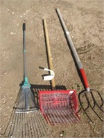 Stall Cleaning Tools: Pitchfork, Rake & Stall Pick