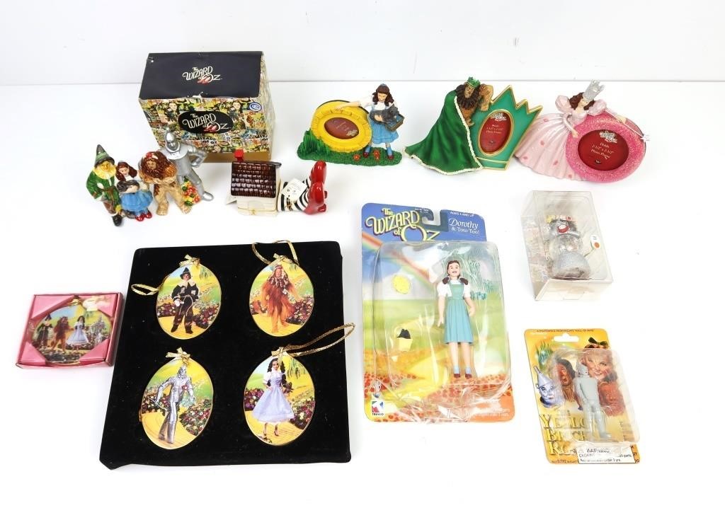 ASSORTMENT OF WIZARD OF OZ FIGURES AND MORE