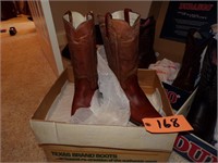 3 PAIRS BOOTS (12 - 12 - 11.5) (INFO IN PICS)