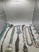 NECKLACE LOT OF 8