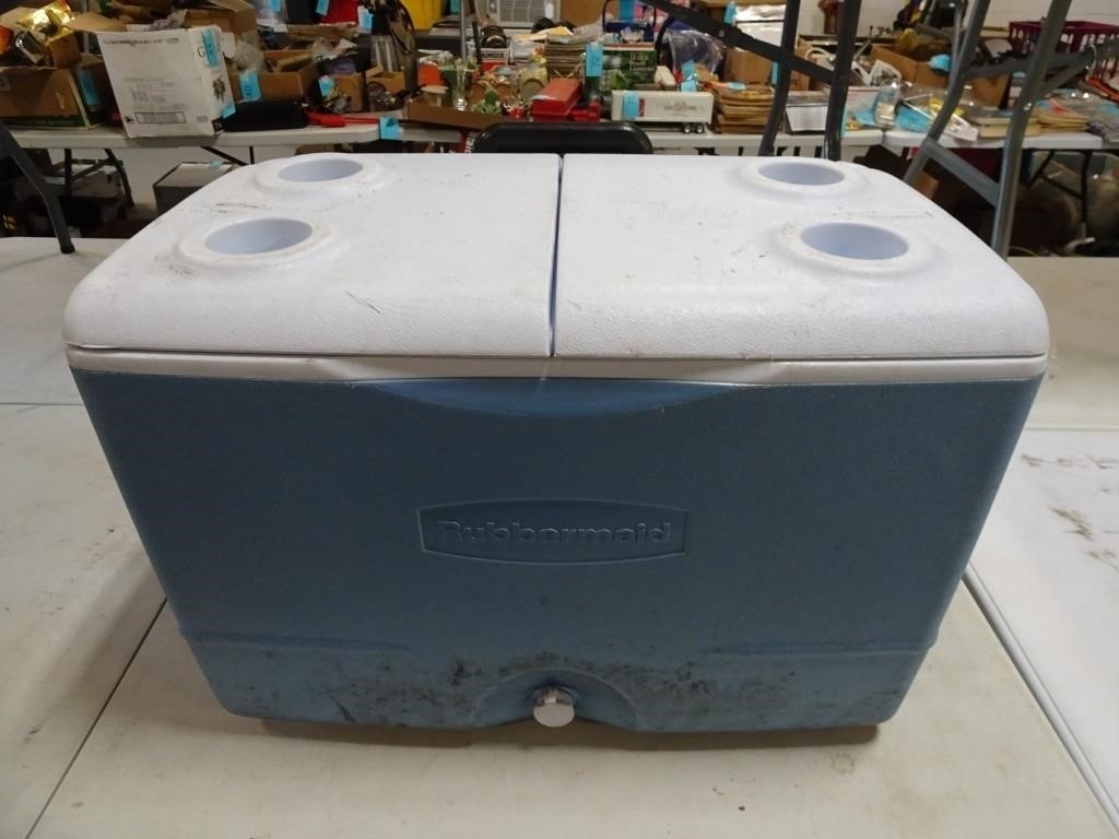 Rubbermaid Full Size Cooler
