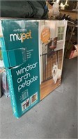 North states windsor arch pet gate still in box