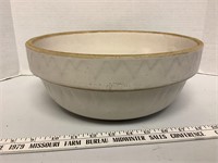 Stoneware mixing bowl 11 in