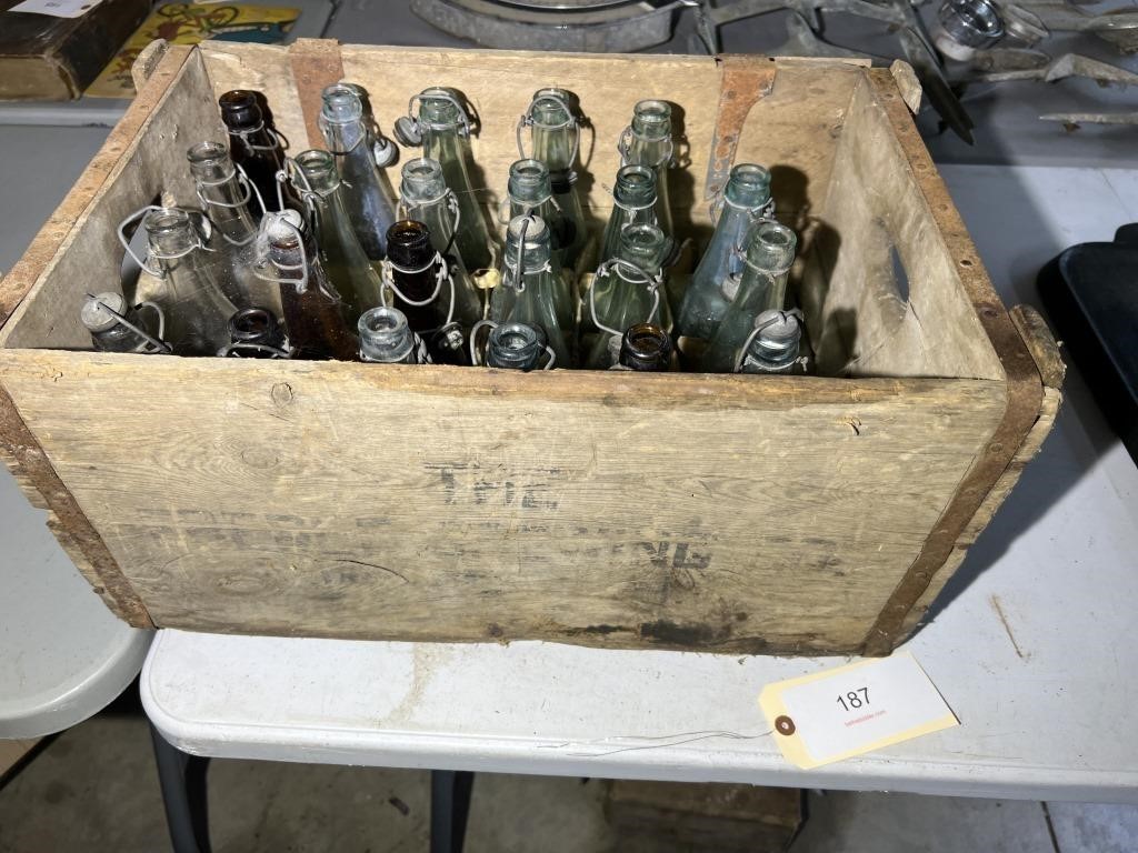 EBERLE WOODEN CRATE WITH GREEN SEAL SELECT BOTTLES