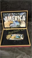 "America" collector's knife, w/wooden case