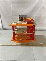 Hot Wheels Tune-Up Tower