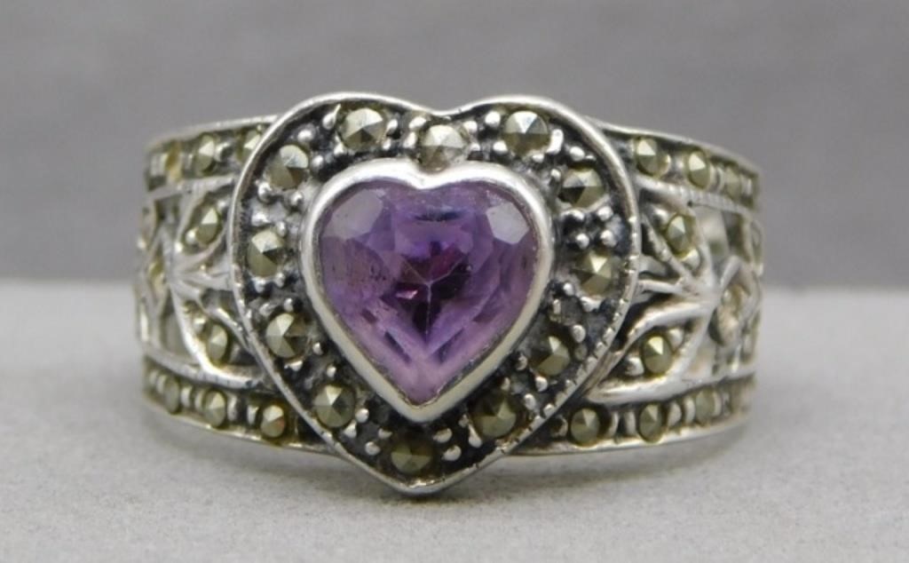 Sterling Silver size 8 amethyst ring. Weight 5