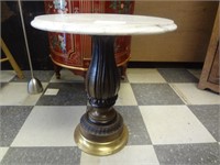 ROUND MARBLE TABLE ON FANCY BASE