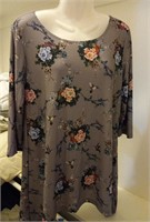 NWT LBISSE Size Med. Gray Floral Flower Dress #C98