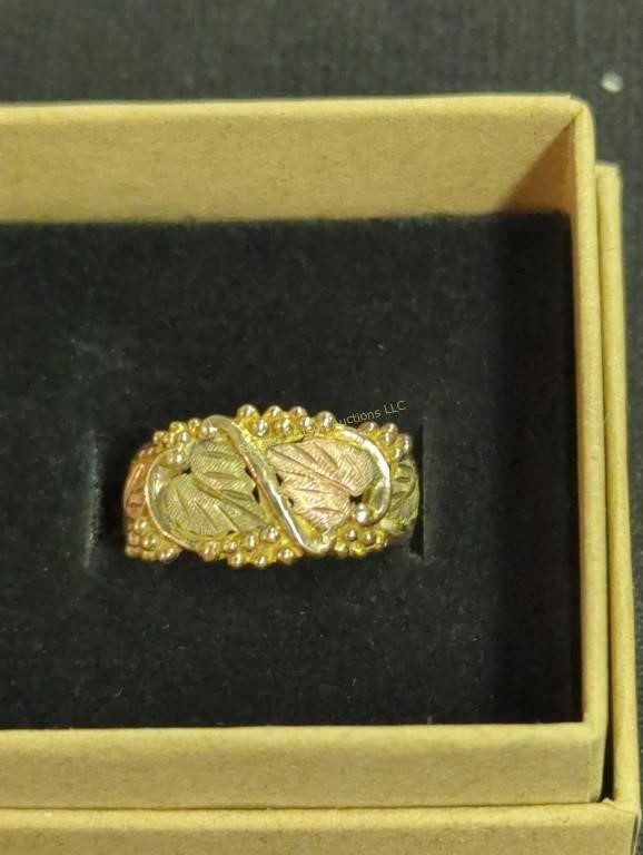 Ladies 14k Tested Gold Ring. 3.6 Dwt Size 7