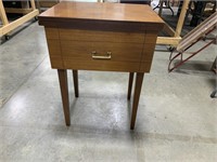 Sewing table 22x18x31