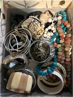 Vintage assorted jewelry