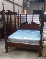MAHOGANY QUEEN SIZE POSTER BED WITH RAILS