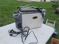 Vector 12 volt hot or cold cooler works.