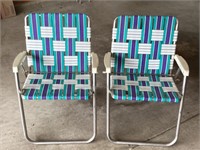 2 vintage folding lawn chairs