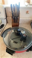 ELECTRIC SKILLET AND SET AND BLOCK OF KNIVES