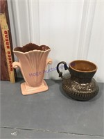 Red Wing 886 vase, Red Wing 947 pitcher