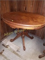 ANTIQUE OVAL END TABLE