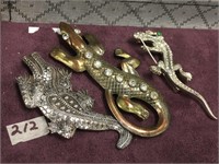Lot with three alligator/crocodile pins - one is s