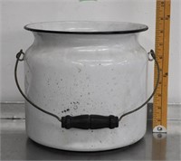 Vintage enamelware bucket/pail - no lid