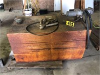 Truck bed fuel tank w/ pump & hose