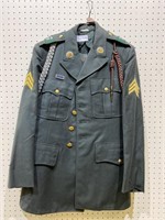 Army dress uniform with tie, belt and hat: Jacket