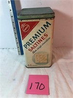 Nabisco Premium Saltines tin